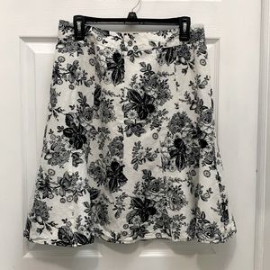 Woman’s Ann Taylor skirt size 8